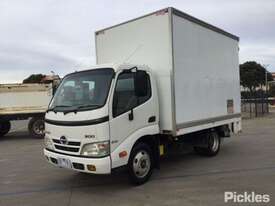 2010 Hino 300 614 - picture0' - Click to enlarge