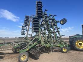 2007 John Deere 1830 Air Drills - picture1' - Click to enlarge