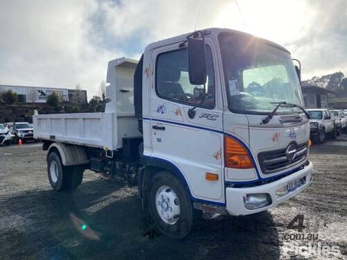 2006 Hino FC4J