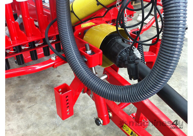 caption SIP Star 600 Twin Rotary Hay Rake