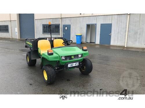 John Deere Gator