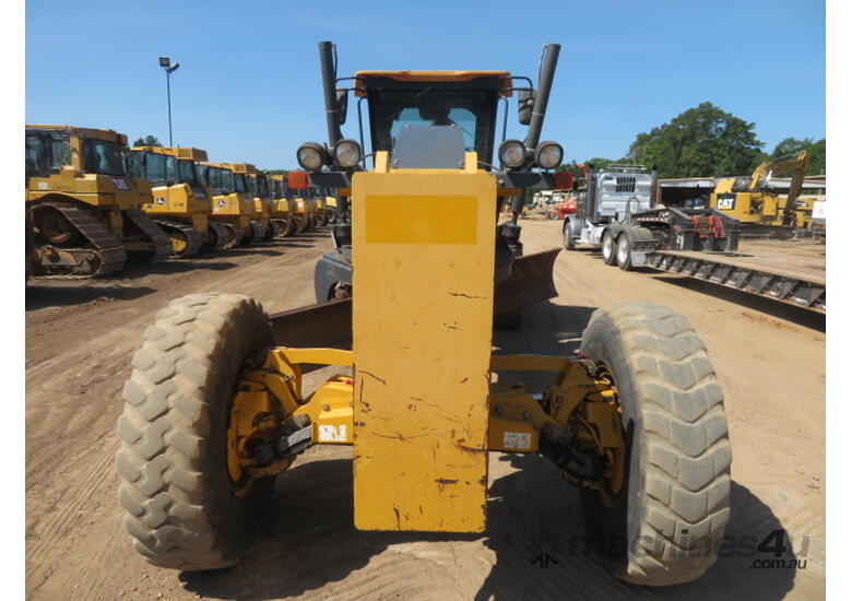 caption 2016 John Deere 672G 6,300 hrs