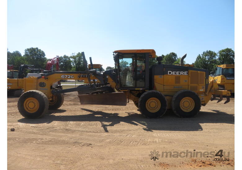 caption 2016 John Deere 672G 6,300 hrs
