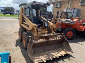 CASE 1840 SKID STEER LOADER - picture2' - Click to enlarge