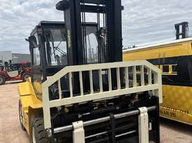 Yale GDP70UX6 7.0T Diesel 2 Stage Forklift - picture0' - Click to enlarge