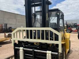 Yale GDP70UX6 7.0T Diesel 2 Stage Forklift - picture2' - Click to enlarge