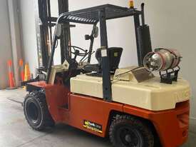 Nissan forklift Dual Wheel 4.0 tonne with 360 hydraulic  rotating clamp - picture0' - Click to enlarge