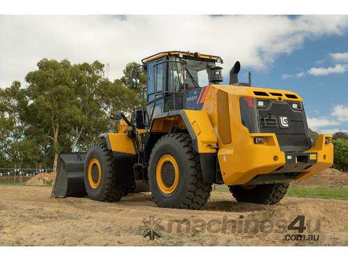 Wheel Loader 18T - Quick Coupler & Range of Attachments