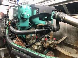 Volvo Penta D6 330 pair with gearboxs - picture0' - Click to enlarge