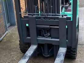 3.5 Ton Container Mast Mitsubishi Forklift  - picture1' - Click to enlarge