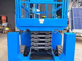 Rough Terrain Scissor Lift  - picture0' - Click to enlarge