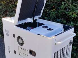 Pre-owned 8KVA Silenced Diesel Generator 240V - picture0' - Click to enlarge