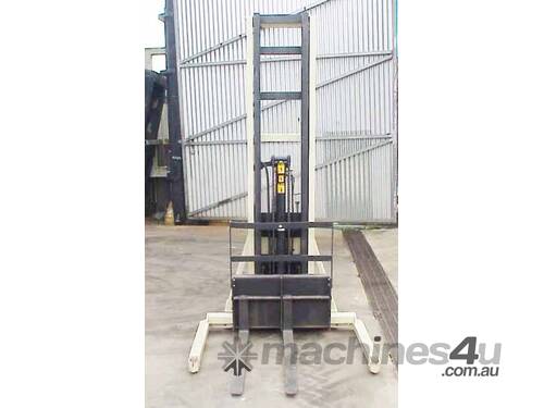 CROWN 20MT154A 1000kgs 3800mm Forklift $4800