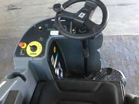 Karcher Ride On Floor Scrubber /Polisher - picture2' - Click to enlarge