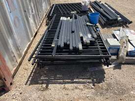 1 x Pallet Aluminum Pool Fencing - picture0' - Click to enlarge