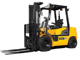Hyundai Forklift 2-3.3T, Diesel Model: 20DF-7 - picture0' - Click to enlarge
