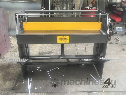 Keech Heavy Duty Treadle guillotine With Overhead Manual Clamp