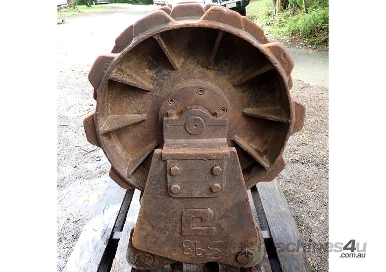 caption 16-32 ton (80mm pin) 450mm Excavator Compaction Wheel