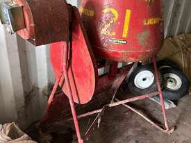 LIGHTBURN CEMENT MIXER - picture0' - Click to enlarge