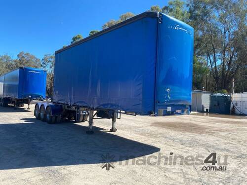 2010 Freighter ST3 Tri Axle Curtainside A Trailer