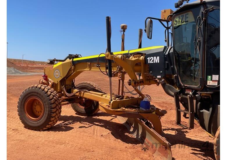 caption 2016 Caterpillar 12M Motor Graders