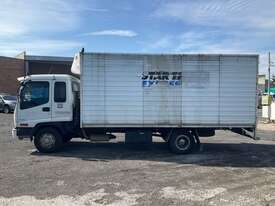 2002 Isuzu FRR550 Pantech (Day Cab) - picture2' - Click to enlarge