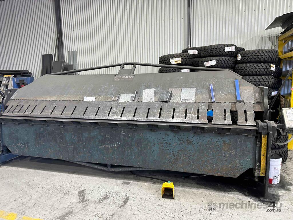 Used epic panbrake folder EPIC Hydraulic Straight Blade Folders Pan