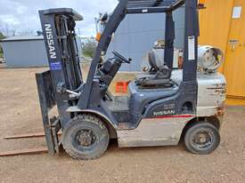 Circa 2005 Nissan PL02A25U LPG Forklift (Non Goer) - picture0' - Click to enlarge