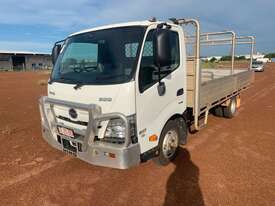 2020 Hino 300 617 Table Top - picture1' - Click to enlarge