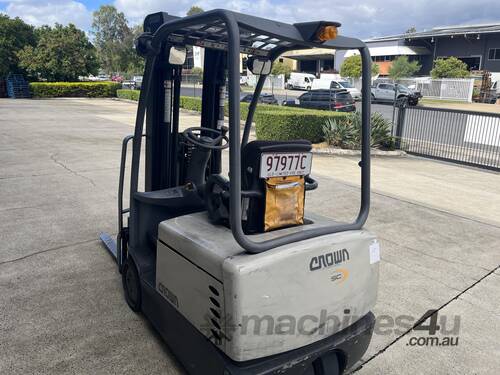 Crown Electric Forklift 1.4T Model: SC4500 - Includes charger