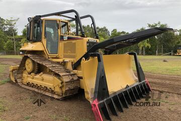   2024 Cat Dozer D6N Sweeps and screens.