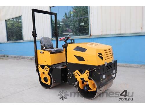 caption STDR15T 1.5T Ride-On Tandem Roller
