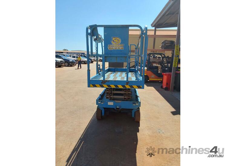 caption LIFT EQUIPT - GENIE 26FT ELECTIRC SCISSOR LIFT - ONLY 105 HOURS!