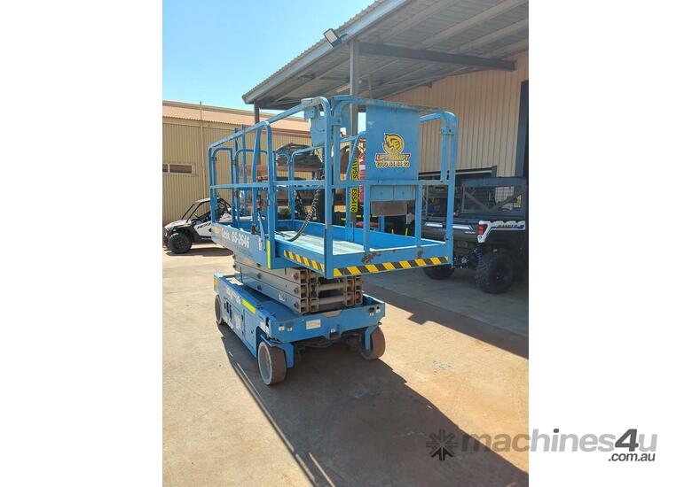 caption LIFT EQUIPT - GENIE 26FT ELECTIRC SCISSOR LIFT - ONLY 105 HOURS!