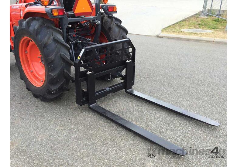 caption FINER HYDRAULICS - 1800kg Tractor Pallet Forks - 3PL