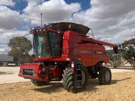 Case IH 6130 Axial Flow Combine - picture2' - Click to enlarge