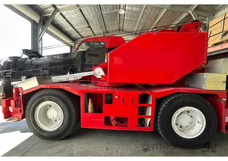 caption 2015 Tadano GR160N-3