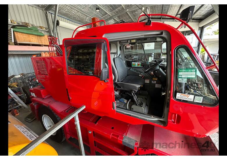 caption 2015 Tadano GR160N-3