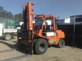 Toyota 4T Forklift - picture0' - Click to enlarge