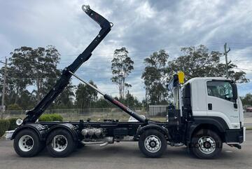 22T ALPHALIFT 8 Wheeler Adjustable Hook lift Heavy-Duty Waste and Material Handling Solution!