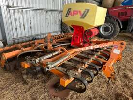 Multidisc air seeder - picture0' - Click to enlarge