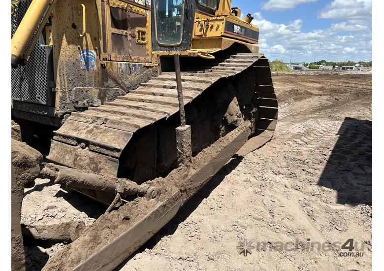 caption 2011 Caterpillar D6R LGP Dozer