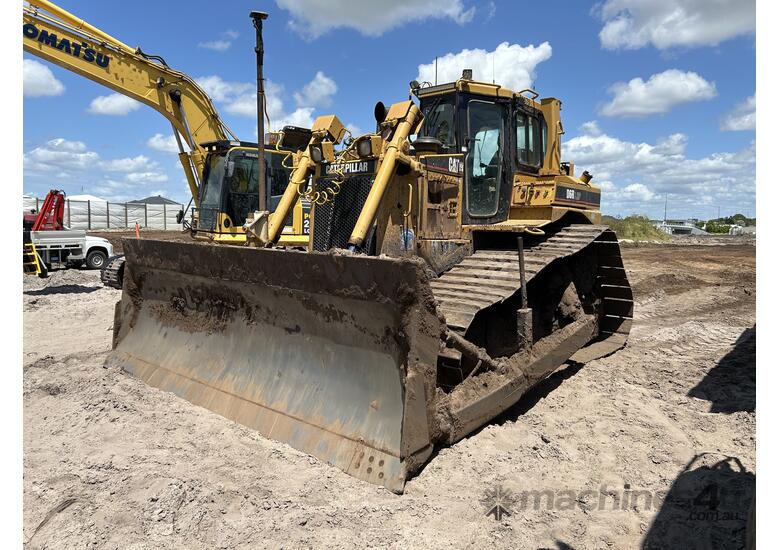 caption 2011 Caterpillar D6R LGP Dozer