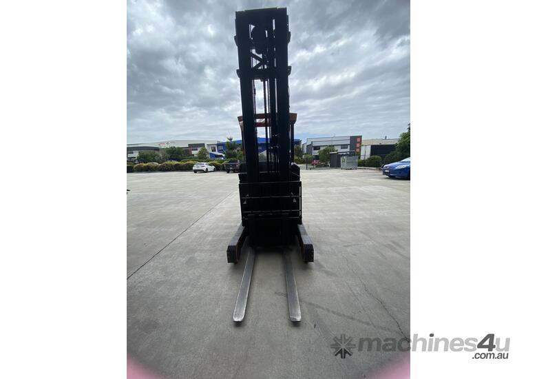 caption BT 1.5T Electric High Reach Forklift – Powerful & Reliable!