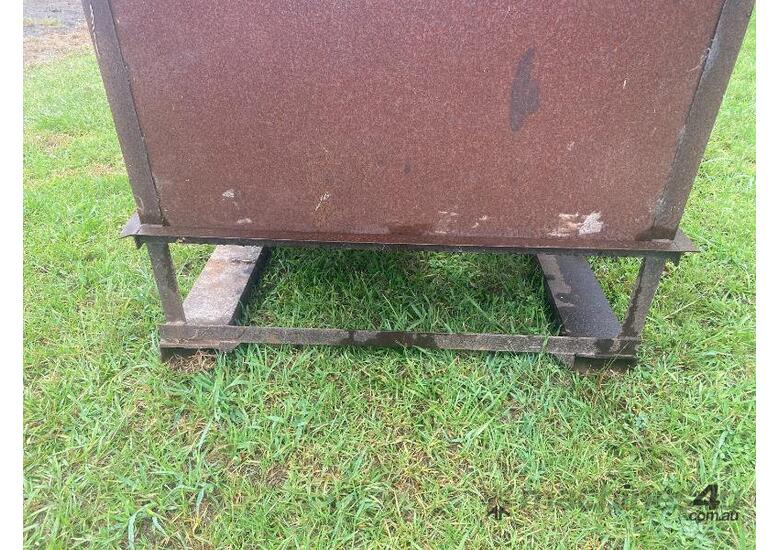 caption Fertiliser or Feed Bin