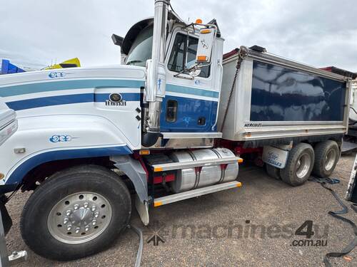 2004 Mack CLS Trident Tipper