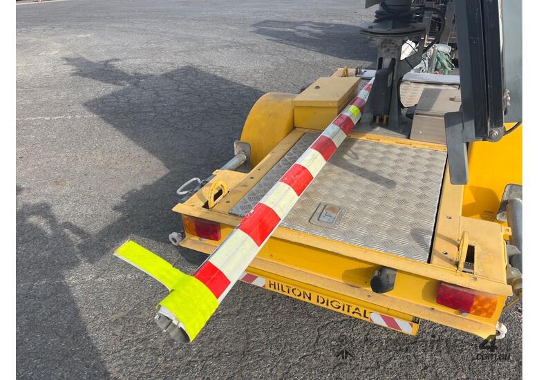 caption 2017 Hilton Manufacturing Traffic Lights (Trailer Mounted)