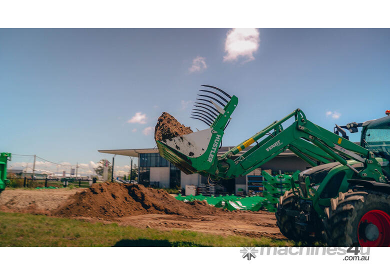 caption ScoopMax Bucket Grabs