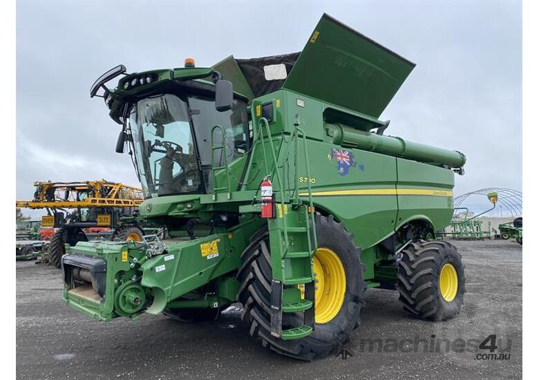 caption John Deere S780