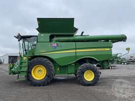 John Deere S780 - picture2' - Click to enlarge
